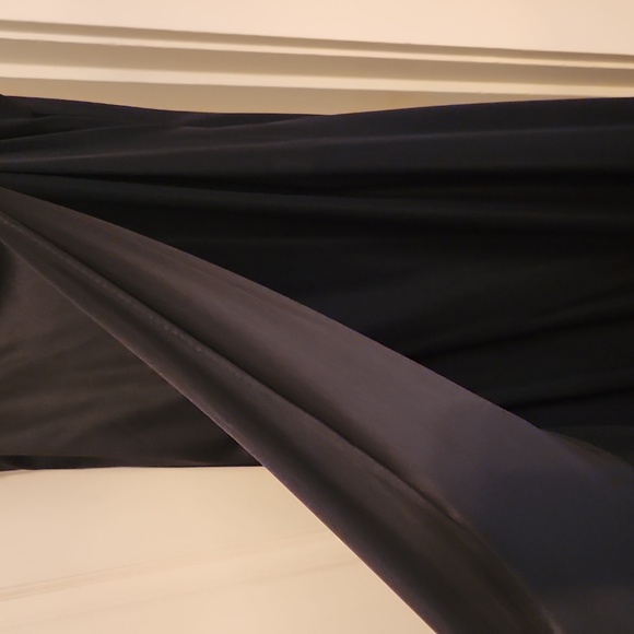 NEW. LADIES LONG BLACK EVENING DRESS.  INTRICATE BEADING-LEFT SHOULDER.  SIZE 10 - Picture 4 of 6